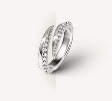 Load image into Gallery viewer, Luxxe Talon Ring / Sterling Silver&lt;br&gt;w/Inverted Pavé-Set Diamonds
